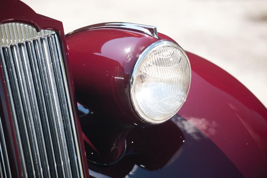  Packard Twelve Convertible Victoria 1937 года  (фото 18 из 26)
